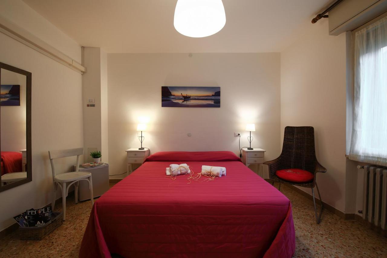 Ingarda Rooms Cavalcaselle Eksteriør billede